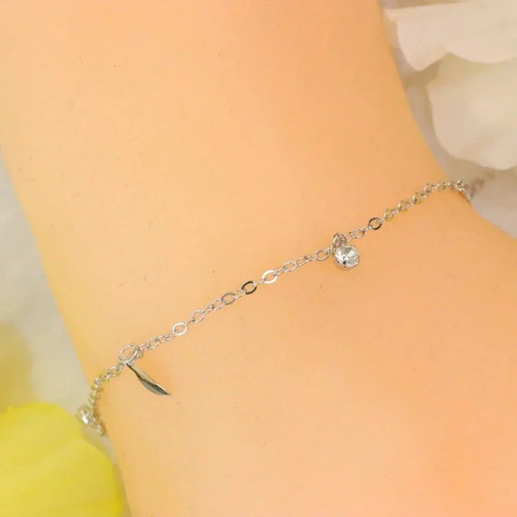 Minimalist Anklet, Sleek & Modern Design, Women’s Fashion, YC110302-A - Picture 7 of 10